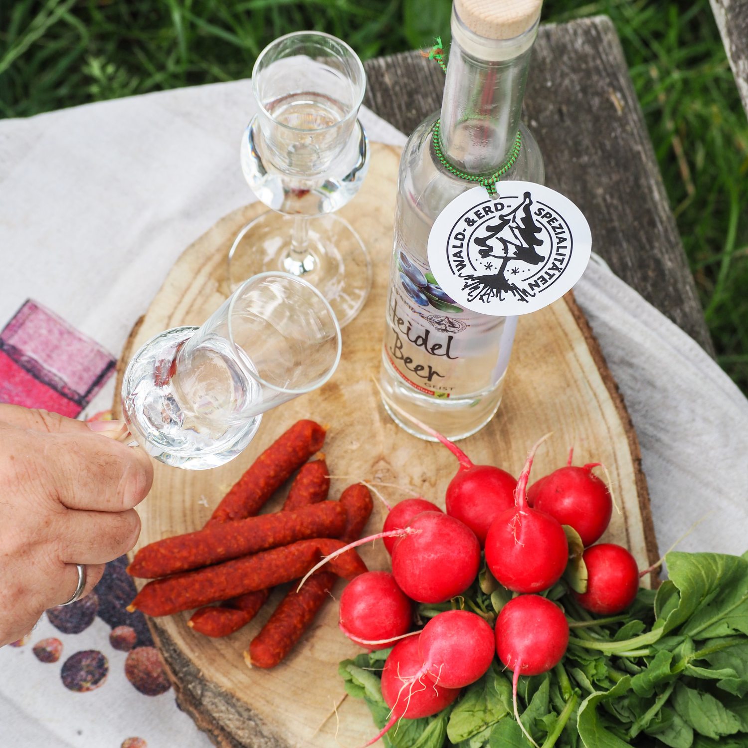 Schnaps aus Tirol mit Picknick