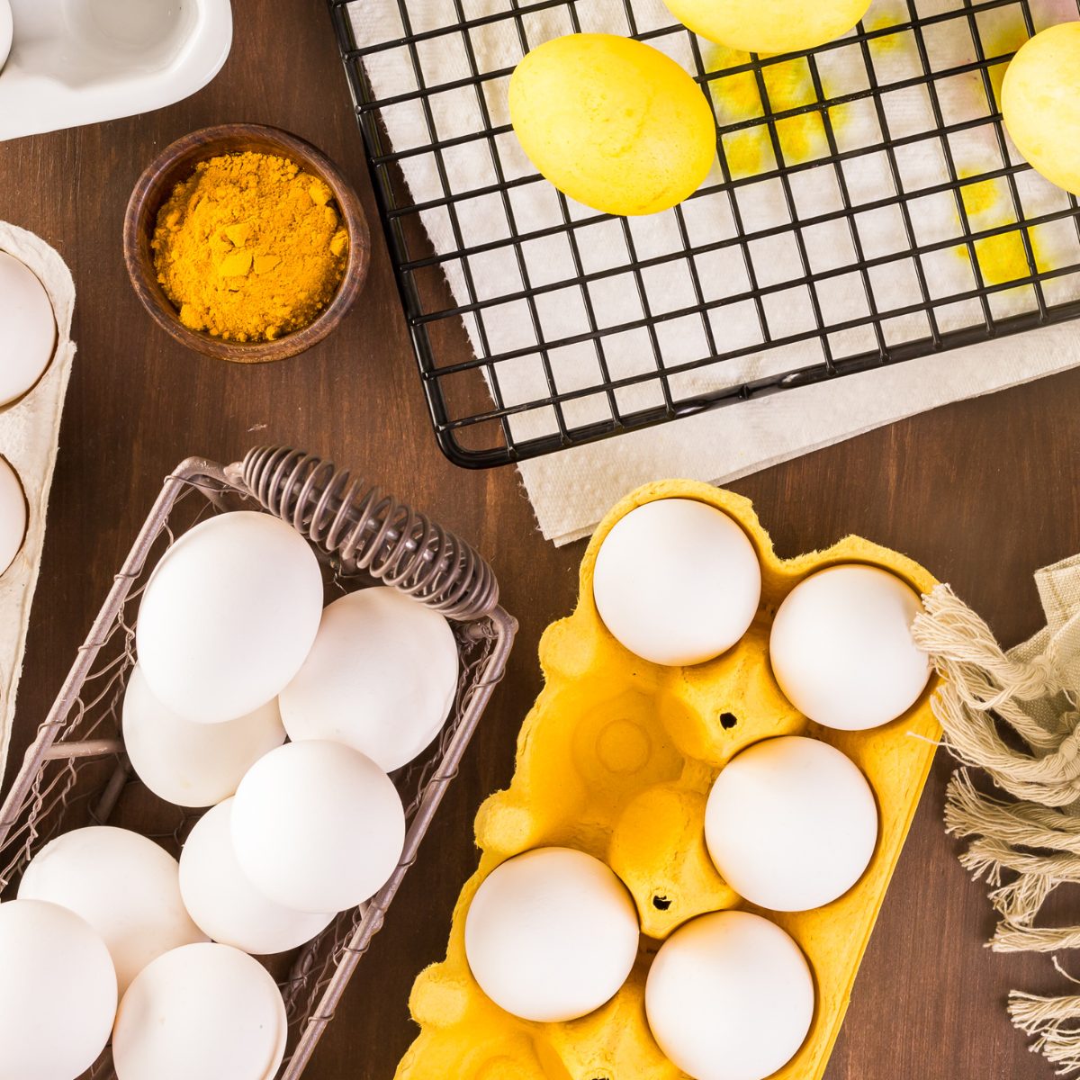 Ostereier färben mit Naturfarben in Tirol