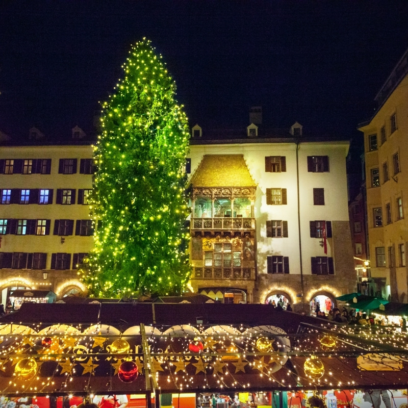 Innsbrucker Altstadt Goldenes Dachl Christkindkmarkt